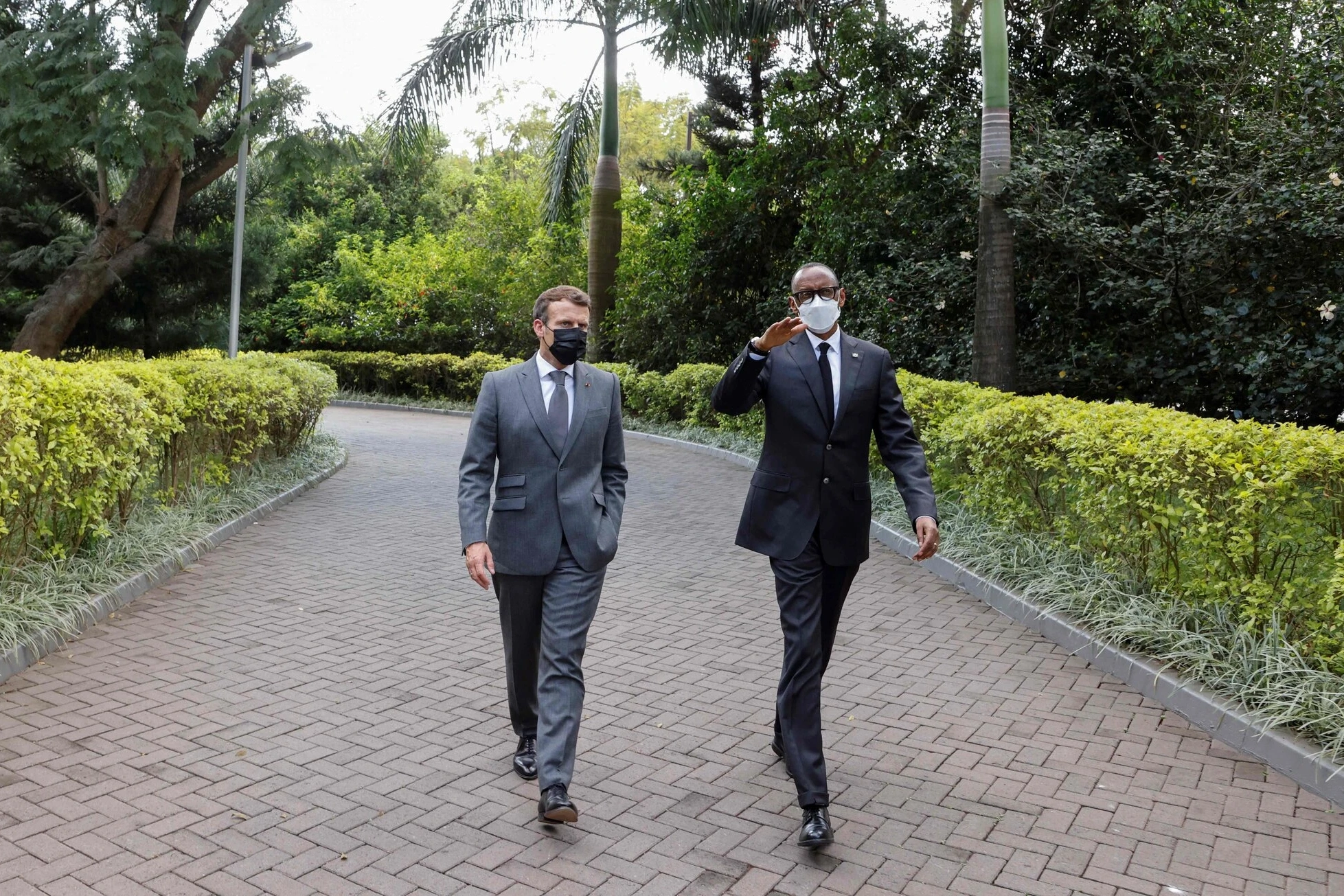 Emmanuel Macron and Paul Kagame 