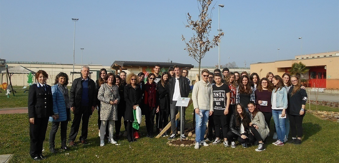 Students of the educational institute M. Bianchi of Monza at the inauguration cerimony
