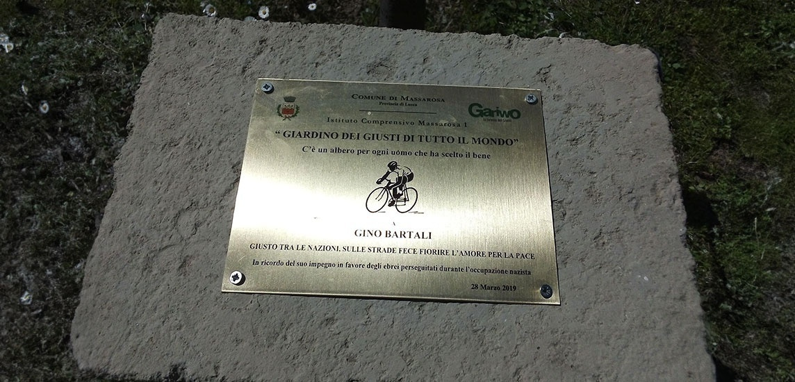 The plaque dedicated to Gino Bartali